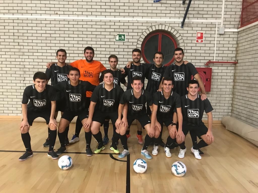 Tta-kun areto futbol taldea Gipuzkoako Bigarren Mailara igo da