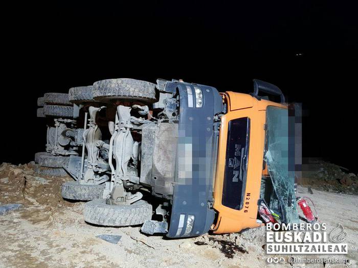 Ospitalera eraman dute Sistiaga Errekako harrobi inguruan istripua izan duen gizona