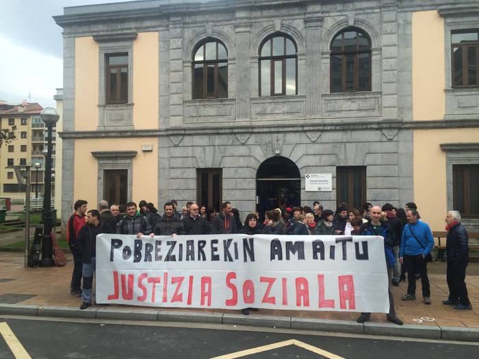 Abestuz eskatu dute Azpeitian pobreziarekin bukatzea eta justizia sozialaren alde lan egitea