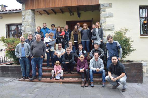 Bertsotruk egitasmoan parte hartuko dute Erniarraitzek eta Zarauzko bertso eskolak
