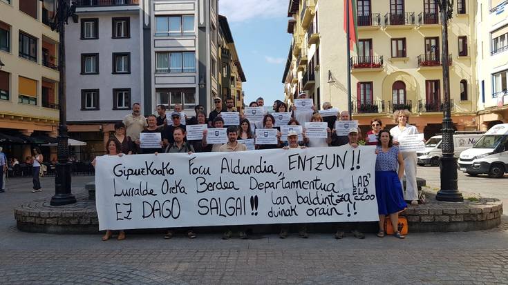 Departamentuaren ahultzea salatzeko mobilizatu dira Lurralde Oreka Berdeko langileak