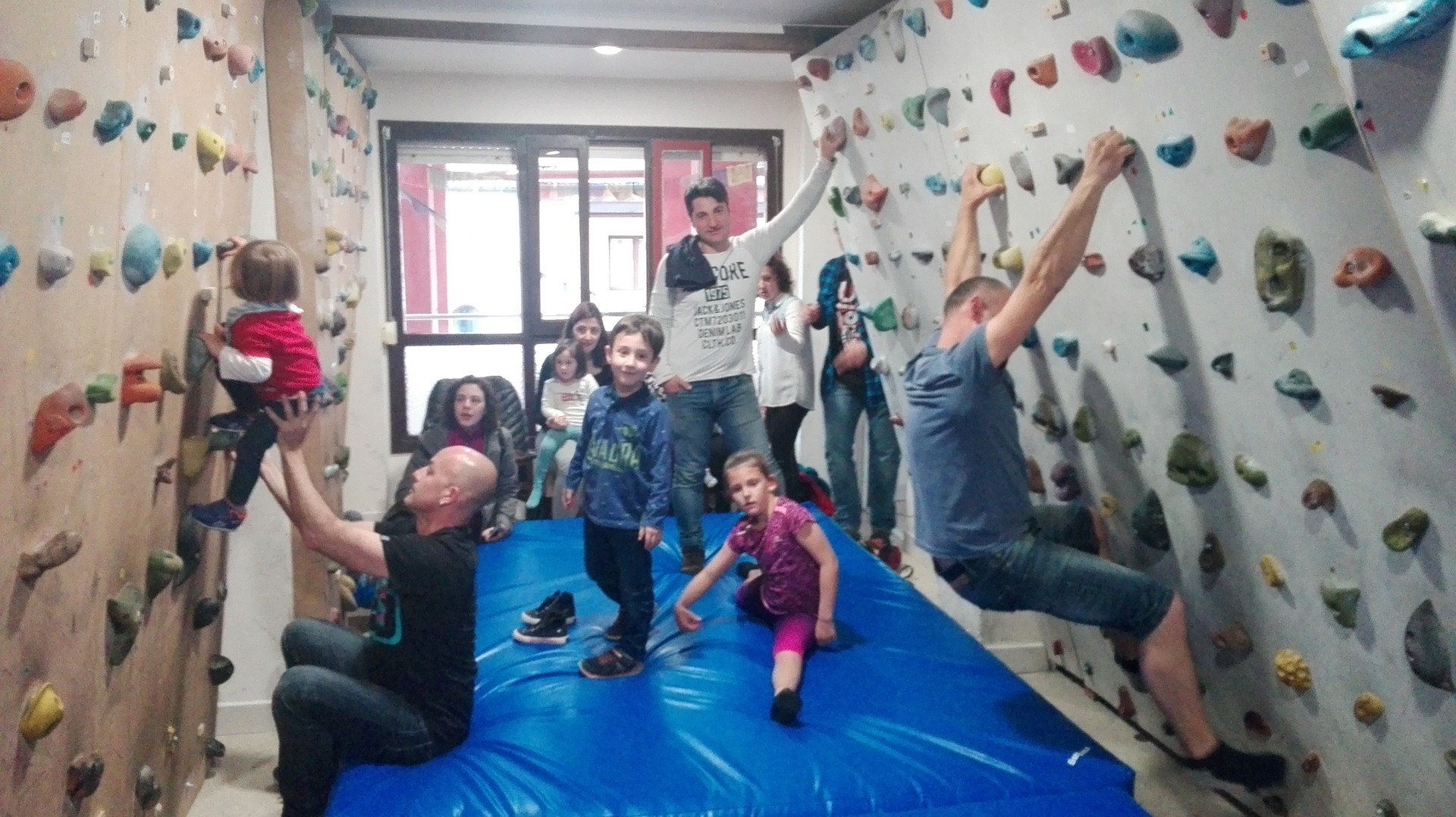 Igandean boulderra probatzeko aukera Talai Mendi elkartean