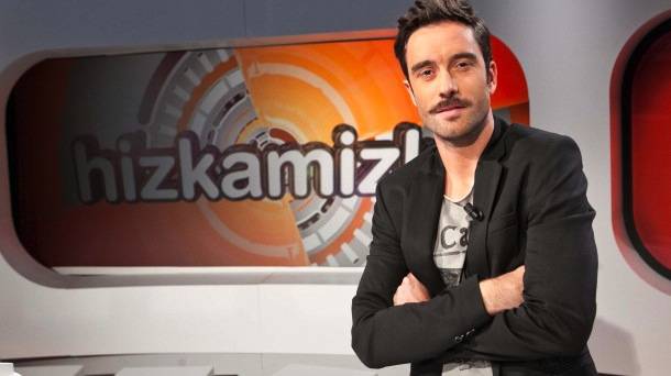 Zuhaitz Gurrutxaga: "Futbolean galduta neukan magia berreskuratu dut ikuskizunean"