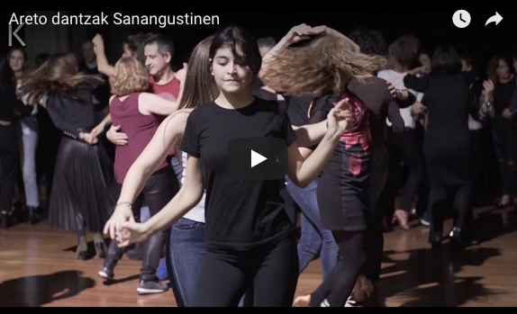 Hankak eta gerriak, musikaren erritmora