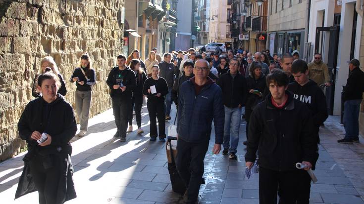 Grebara batzeko aldarriekin hasi dira goizean goizetik