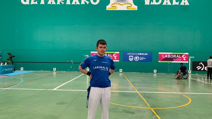 Euskal Pilota Egokituko Sari Nagusian azpitxapeldun gelditu da Jurdan Arakistain