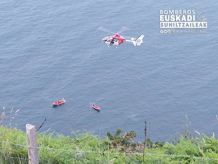 Parapentelari bat erreskatatu dute Amategin