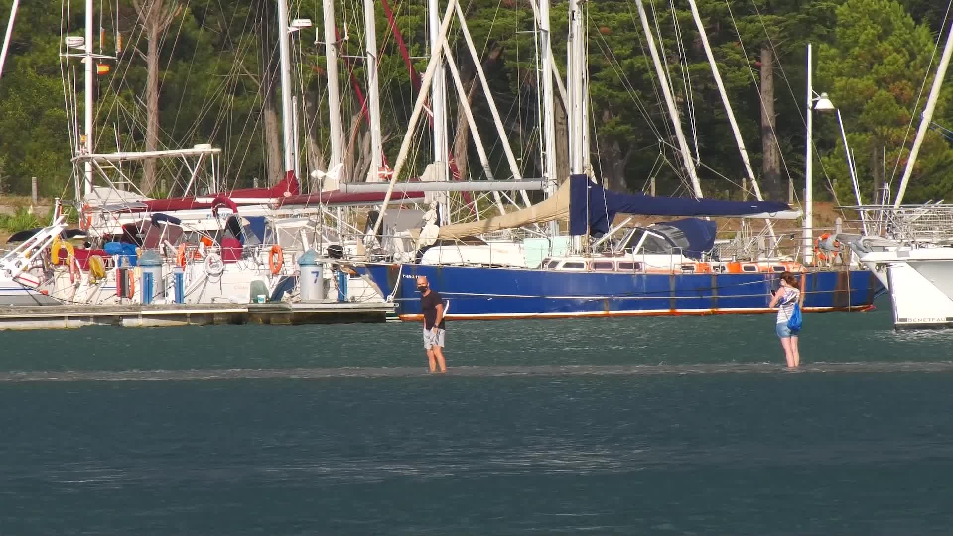 Herriak itxi eta etxeratze agindua ezarri du Eusko Jaurlaritzak