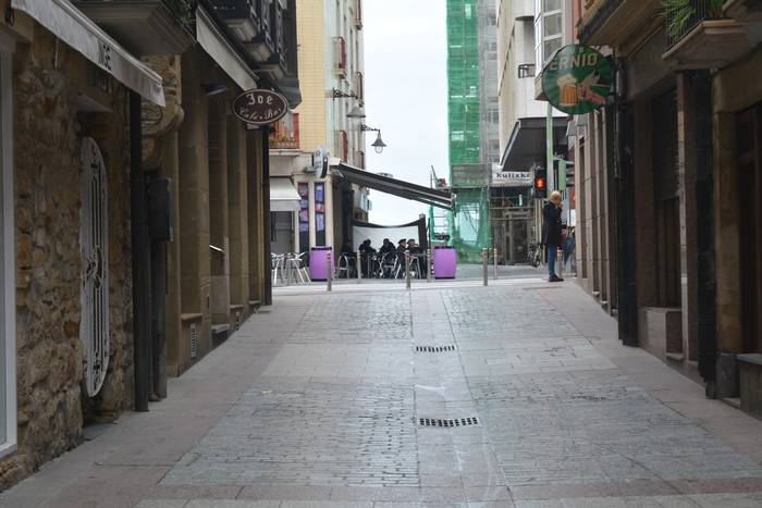 Herri guztiak ixtea eta bilkurak lau kidetara mugatzea erabaki du Eusko Jaurlaritzak