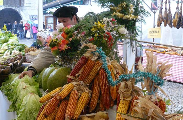 Prestatu dute Zestoako Zoroperi Eguneko egitaraua