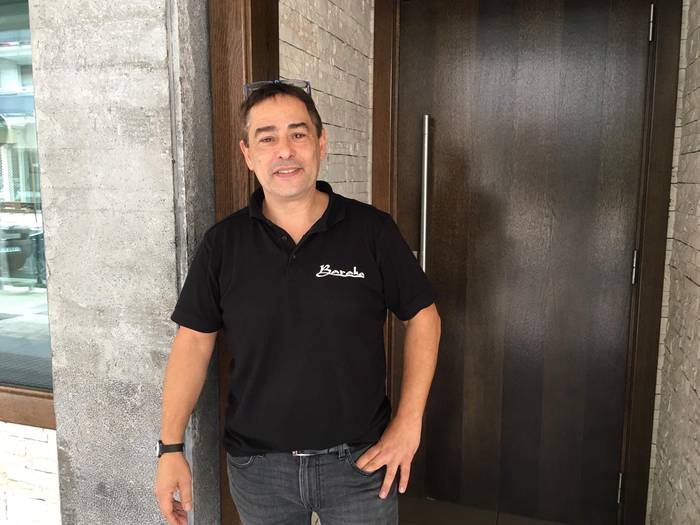 "Kolpe handia izan da taberna berriro itxi behar izatea"