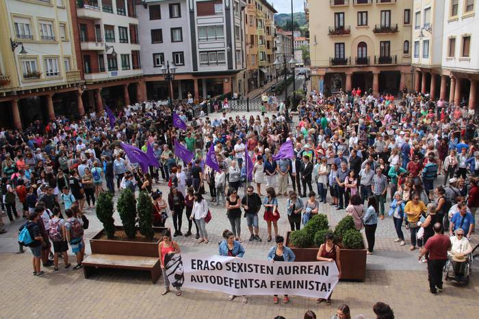 Gizonezko bat atxilotu dute joan den asteburuan Zarautzen gertatutako erasoa egotzita