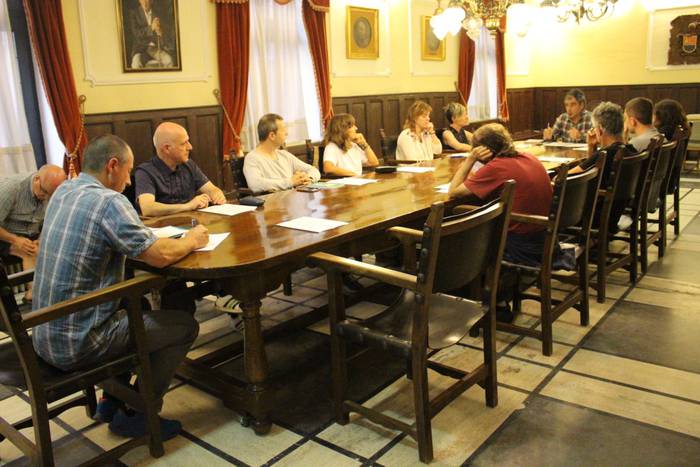 Zestoako Udalak zehaztu ditu batzordeak, soldatak eta liberazioak