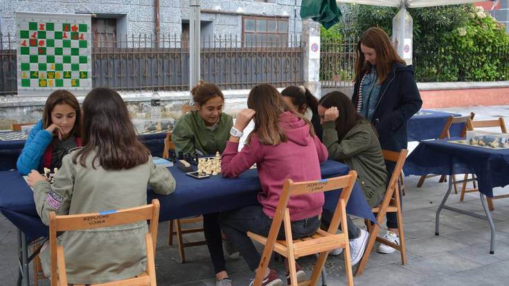 Kaleko egitaraua osatu du Azoka Herritik egitasmoak