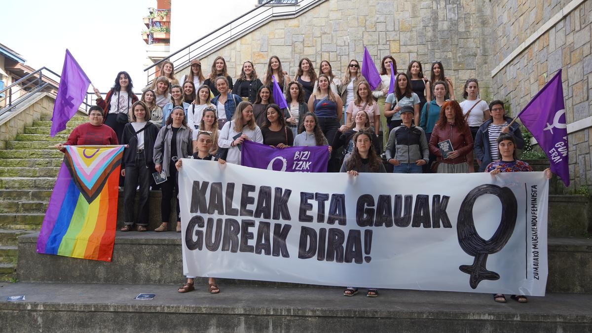 Festetan "gune seguruak" bermatzeko protokoloa prestatu du Zumaiako Mugimendu Feministak