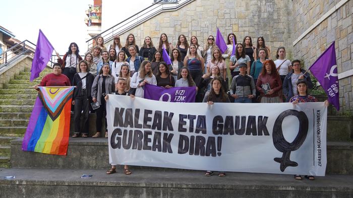 Festetan "gune seguruak" bermatzeko protokoloa prestatu du Zumaiako Mugimendu Feministak