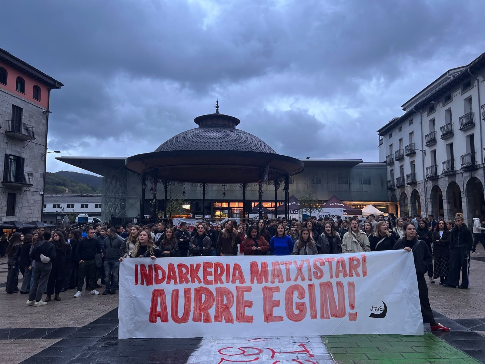 Angelukoa "erailketa matxista" izan dela salatu du Itaiak