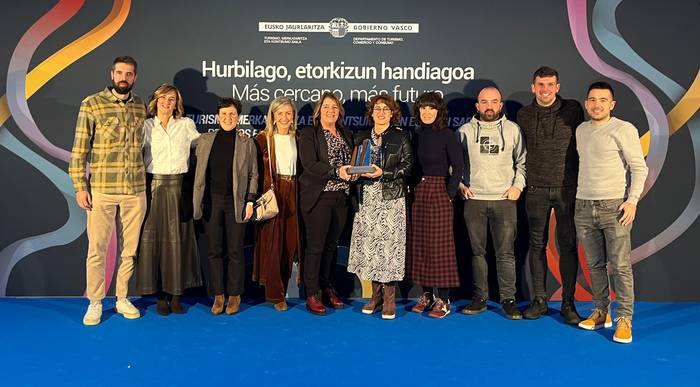 Bertan merkatari elkarteak Euskadiko Merkataritza Eremuen Dinamizazio Saria jaso du