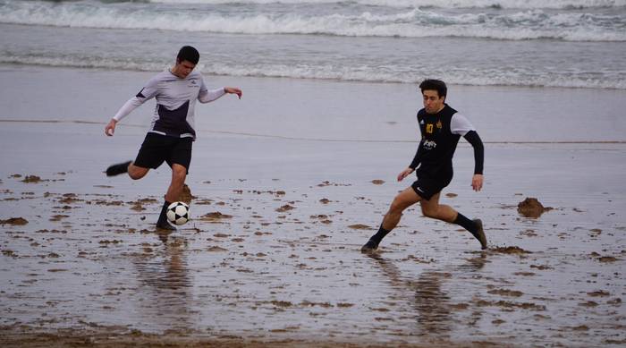 Larunbat eguerdian jokatuko dituzte plaieroak