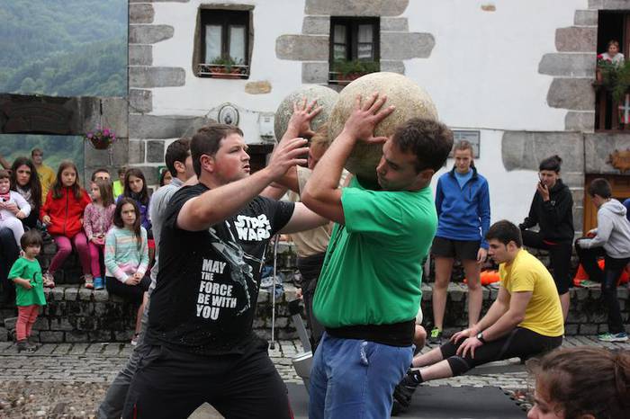 San Antonio festei zukua ateratzeko prest dago Errezil