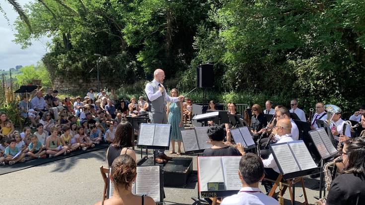 Musika klasikoaz gozatzeko aukera izan dute etxeko txikienek ere