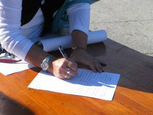 Hauteskundeetara aurkeztu ahal izateko sinadurak bildu behar dituzte eskualdeko herri plataformek