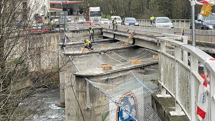Ezkuztako zubiko lanak tarteko, errepidea erabat itxiko dute larunbatean eta igandean