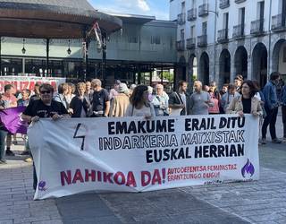 Elkarretaratzeak egin dituzte, Arguedasko hilketa matxista gaitzesteko
