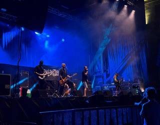 Metal doinuek piztu dute Azkoitiko gaua