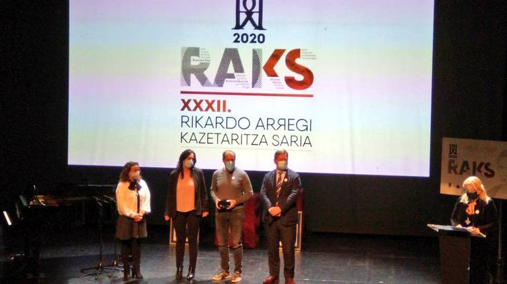 Felix Zubiari eman diote Rikardo Arregi saria