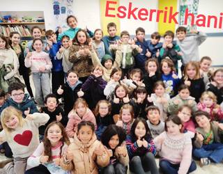 Zuberoako ikastolekin elkarlanerako zubiak eraikitzen