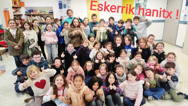 Zuberoako ikastolekin elkarlanerako zubiak eraikitzen