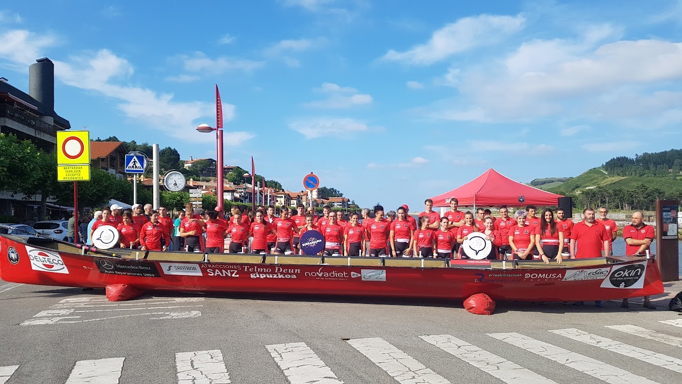 Denboraldian lehiatuko diren traineruak aurkeztu ditu Telmo Deun Arraun Elkarteak