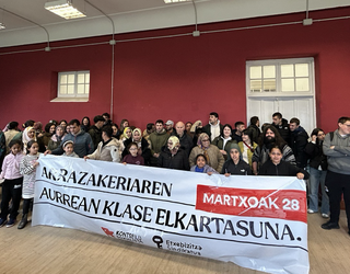 Arrazakeriari buruz jardun dute solasean, Esklabak Zentro Sozialistan