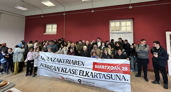 Arrazakeriari buruz jardun dute solasean, Esklabak Zentro Sozialistan