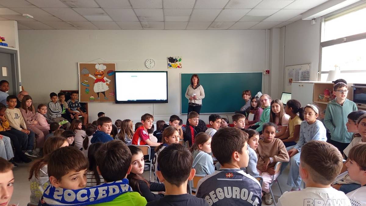 Ikastetxeek askotariko ekintzak egin dituzte Emakumeen Nazioarteko Egunaren harira