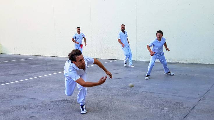 Oliden-Alkorta eta Sasiain-Gorostola bikoteek jokatuko dute Itzurungo finala