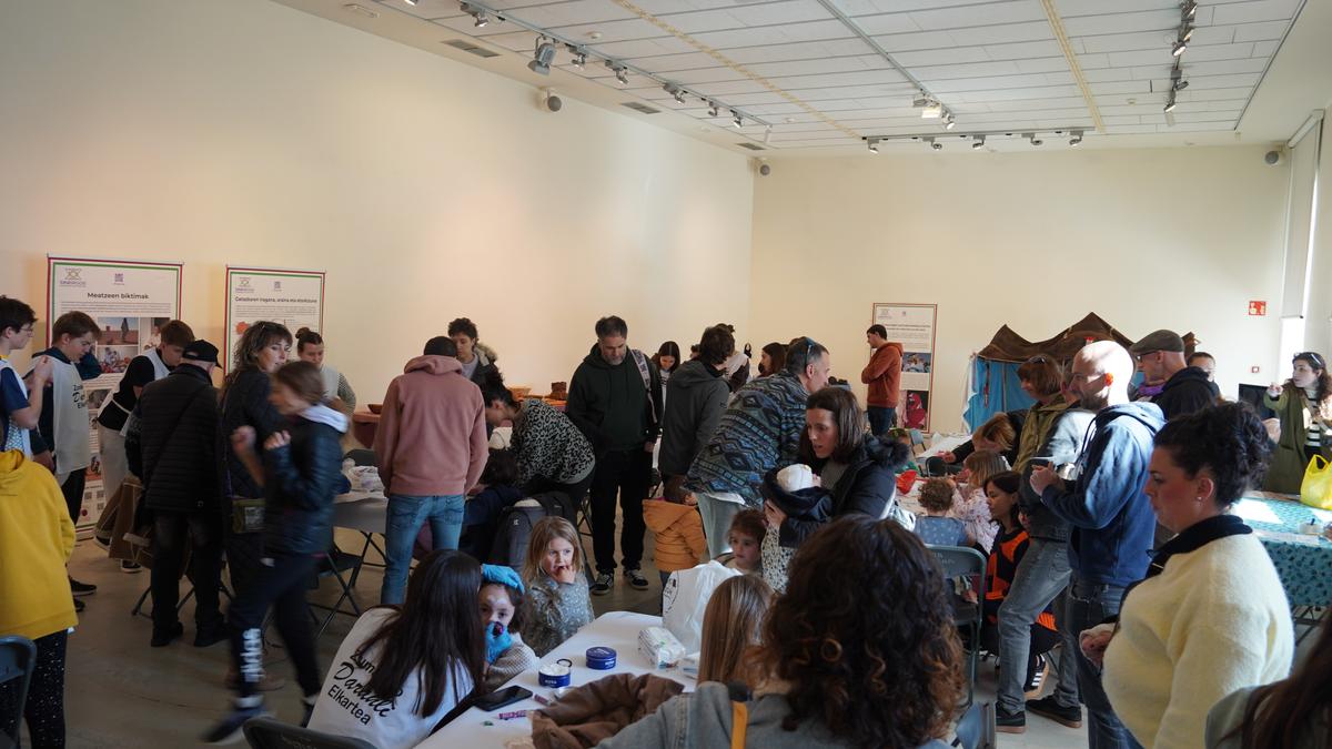 Darahlik antolatutako tailerrekin gozatu dute hainbat umek