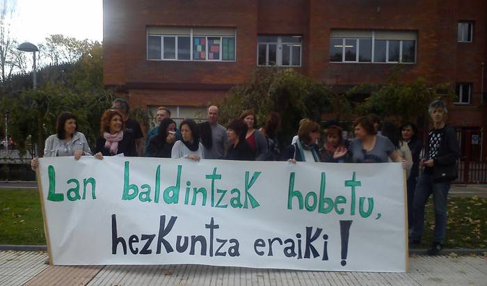 Hezkuntza publikoan greba deitu dute sindikatuek