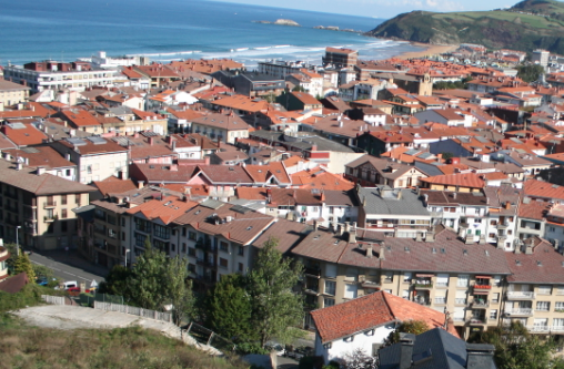 PSE-EE desados Alde Zaharrean hamabost apartamentu turistiko egitearekin