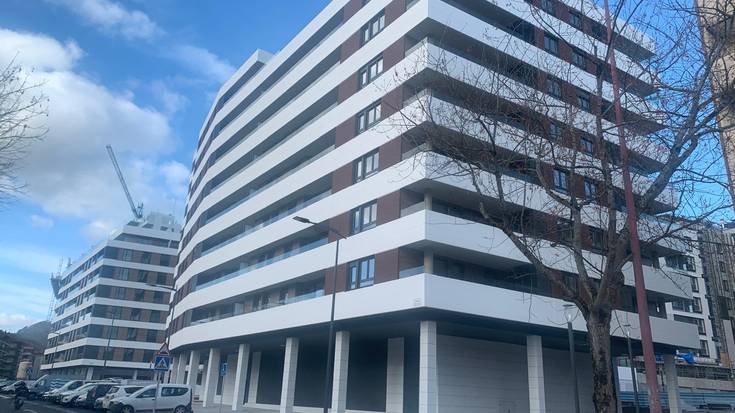 Salberdin hegoaldeko lehen etxebizitzetan bizitzen hasteko aukera dute bizilagunek