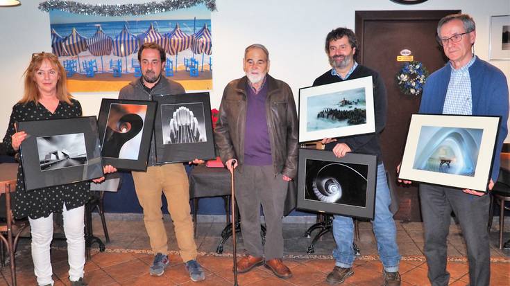 III. Ramon Serras argazki lehiaketako lehen saria Jon Atxutegiren 'Begiradak' lanak jaso du