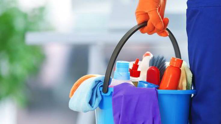 Udal eraikinen garbitzaile bat aldi baterako kontratatzeko prozesua hasi du Zumaiako Udalak