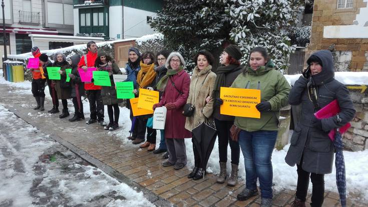 Udal langile batzuek bat egin dute lanuzteen deialdiarekin