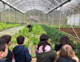 Sakona Komuntzo etxalde ekologikoa ezagutzeko bisita antolatu du Ekoetxeak