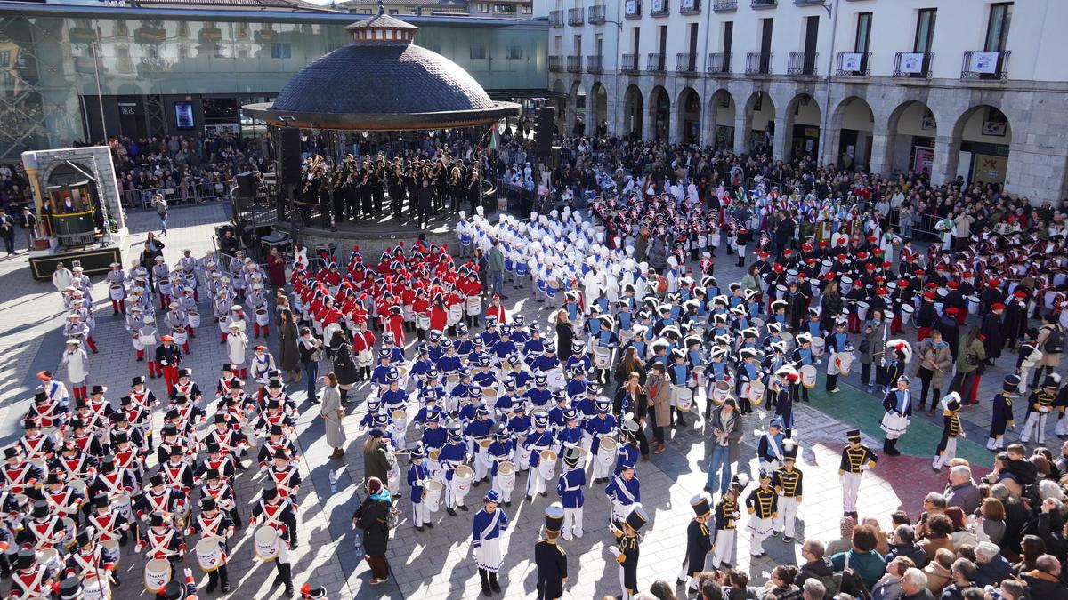 Umeen danborradak emandakoa, bideoan