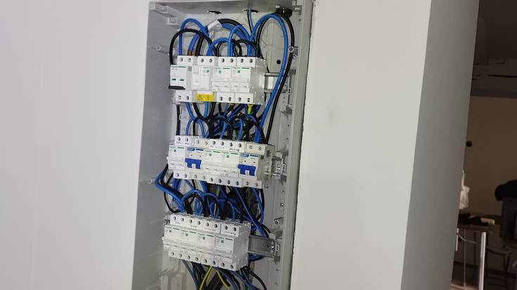 azkar elektrezititatea