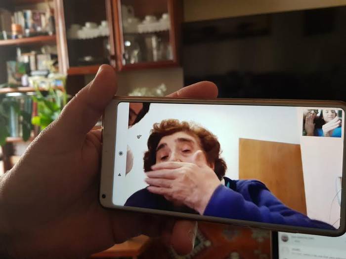 Familiarekin harremana izateko modu berria
