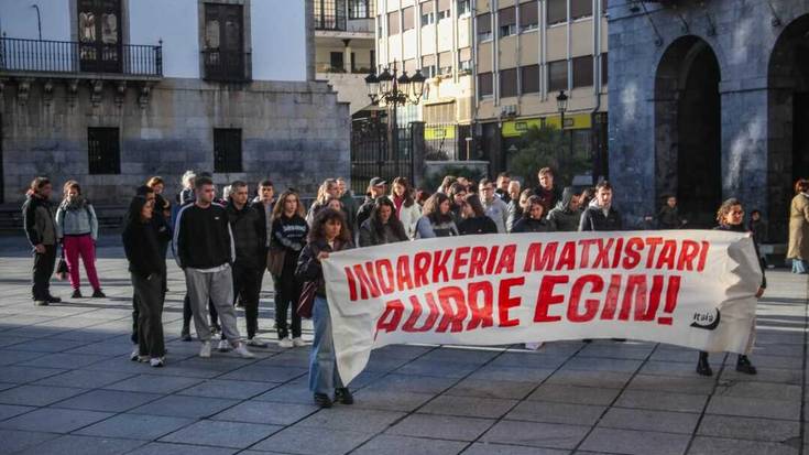 Egunotan Euskal Herrian izandako hilketa eta eraso matxistak salatu ditu Itaiak plazan