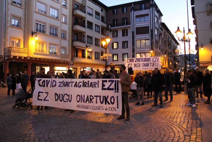 COVID ziurtagiriaren aurkako kontzentrazioa